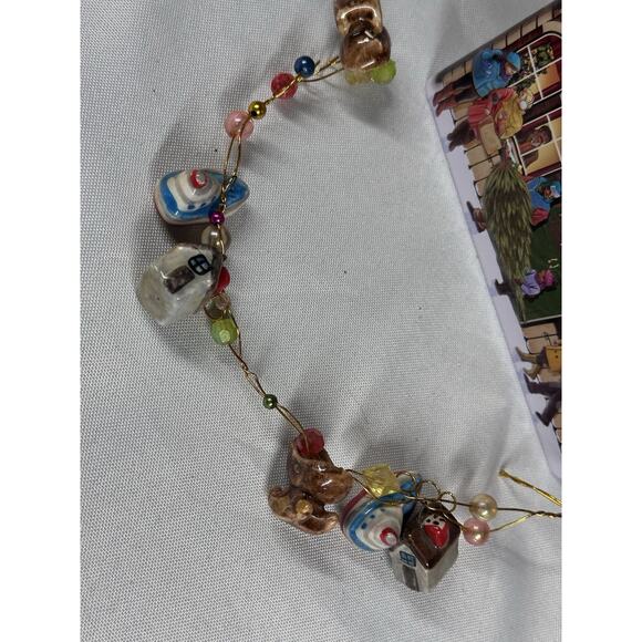 Harry London Town Hall Tin Christmas Village Holiday Winter Brick House/Garland - Picture 3 of 9